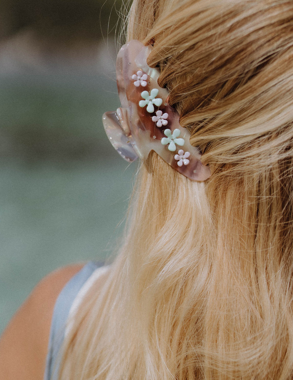 CheekiCollection_Statement_Clip_Island_Flowers3.jpg