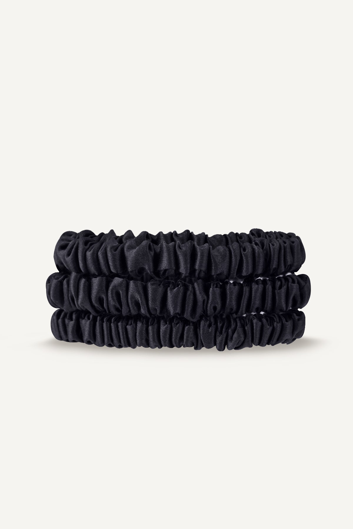Cheeki_Collection_Silk_Scrunchies_3er_Set_Black.jpg