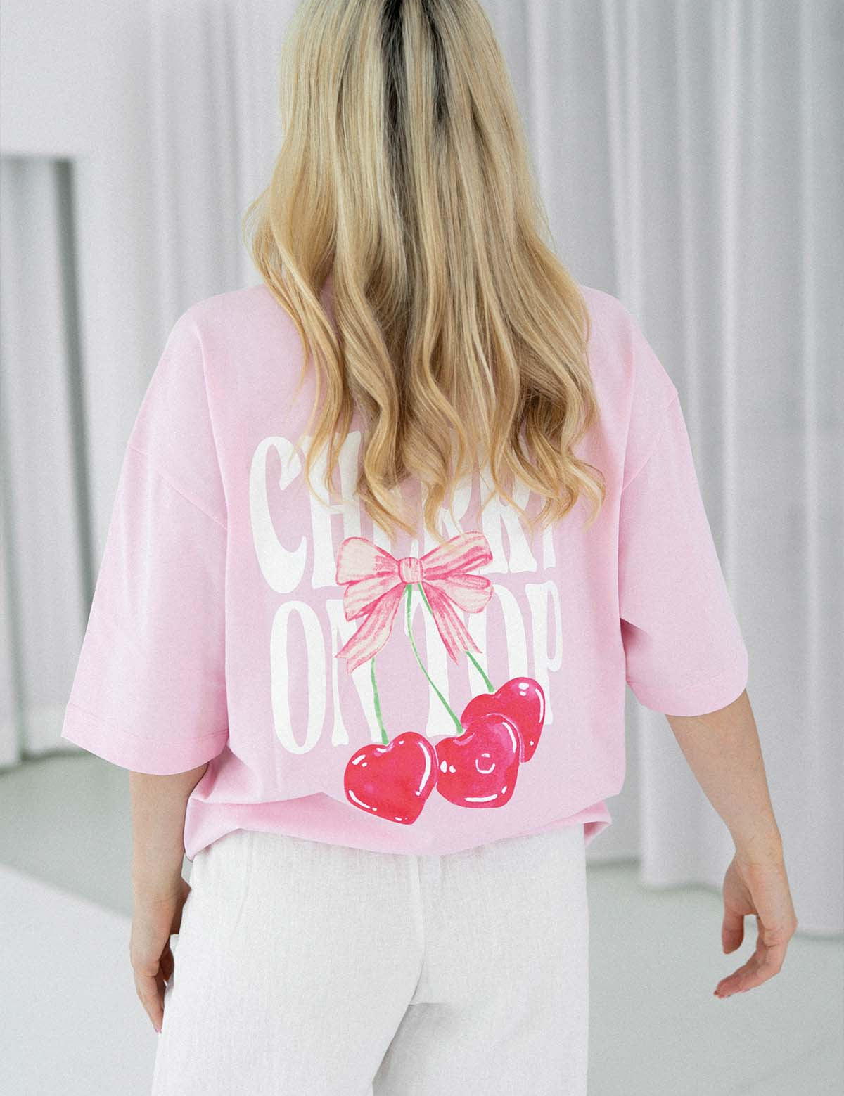 SignatureT-Shirt_CherryOnTop_Produkt_CheekiCollection5.jpg