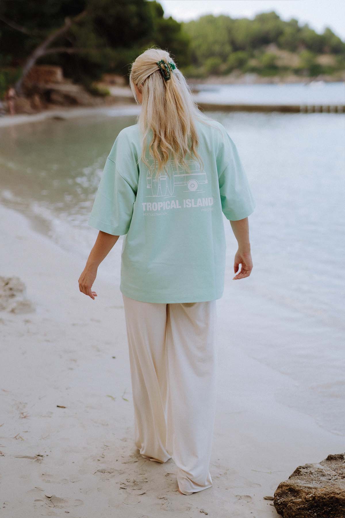 SignatureT-Shirt_TropicalIsland_Produkt_CheekiCollection.jpg