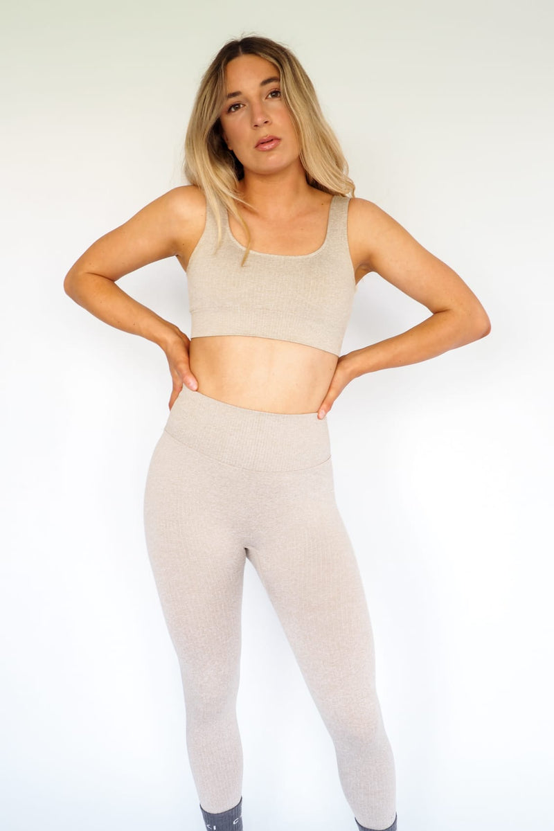 SEAMLESS RIBBED SPORTS TOP | SAND